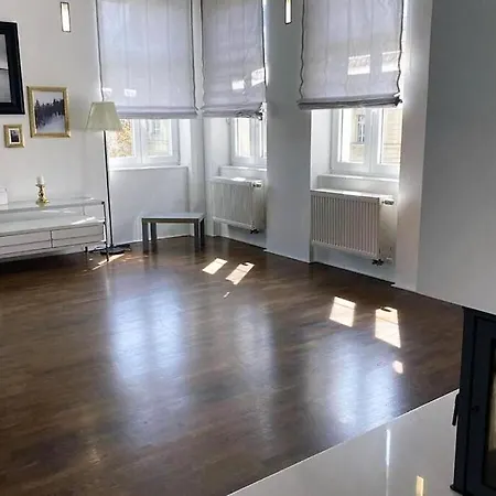 Apartmán Luxusný 118m2 S Krbom V Centre Nitry